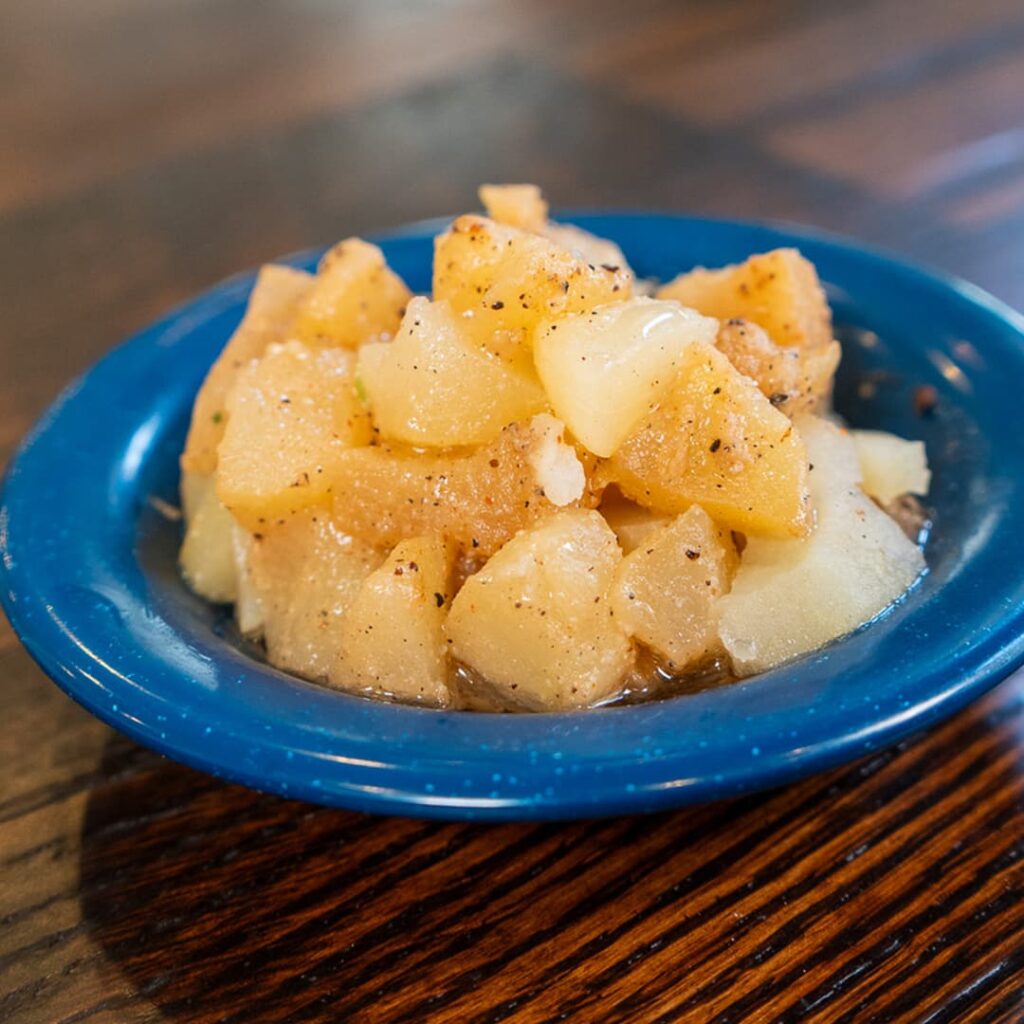 spiced-apple-chutney-crockett-tavern
